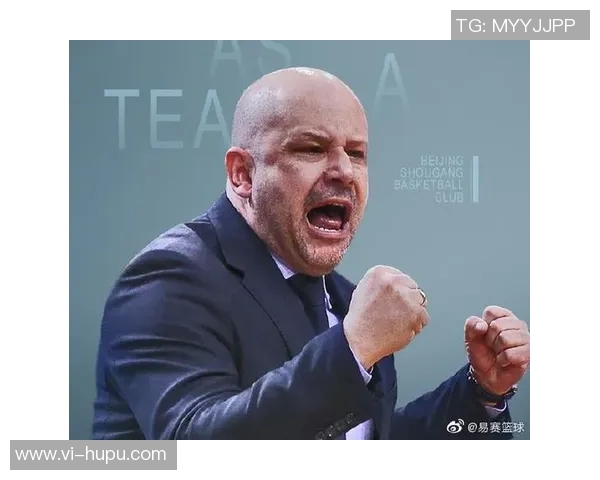 北青：向余望确定缺席中乌之战，吾米提江可能替补出场