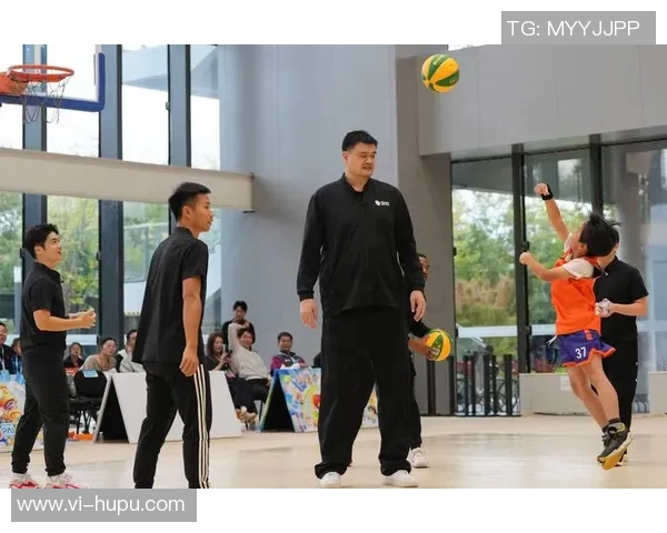 【姚明零距离】姚明助阵三对三,亚运赛场他成大忙人 【姚明零距离】姚明助阵三对三,亚运赛场他成大忙人